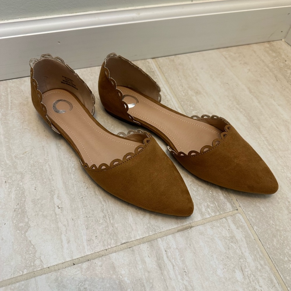NWOT - Brown Scalloped Flats